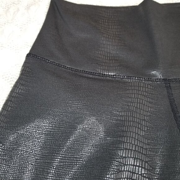 DYI Define Your Inspiration Cropped Activewear Leggings Black Size M snakeprint - Picture 7 of 9